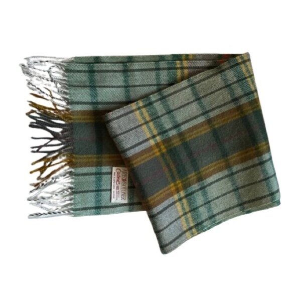 Vintage Plaid Scarf, soft and in lovely colors - Picture 8 of 12